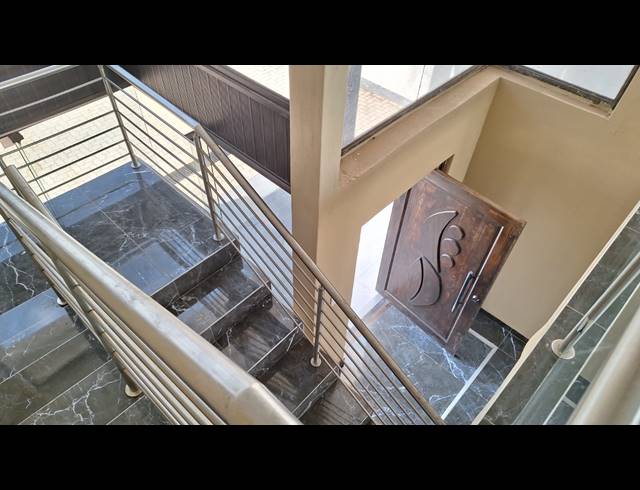 6 BEDROOM HOUSE FOR SALE IN RIVERSDALE